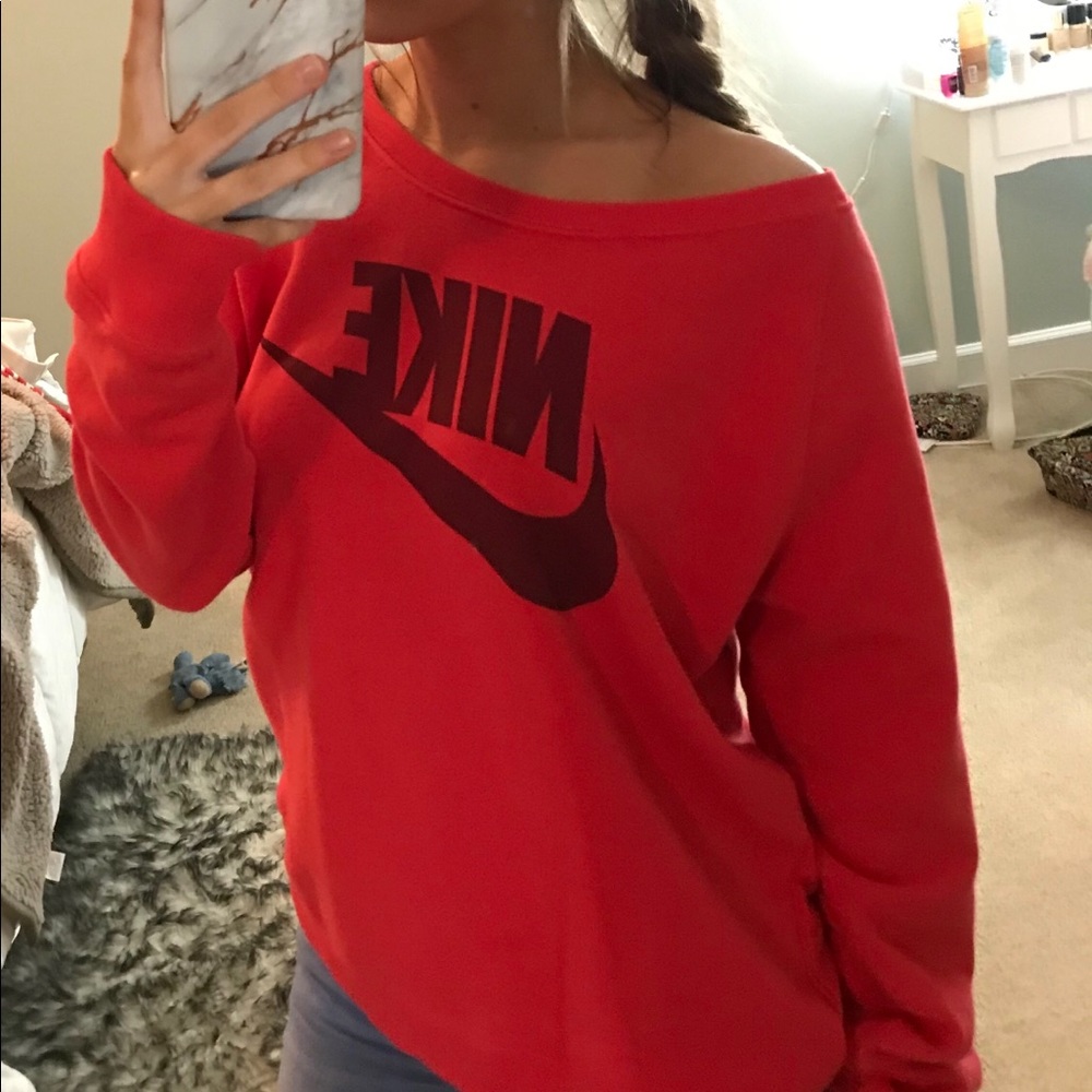 Wide neck Nike sweatshirt